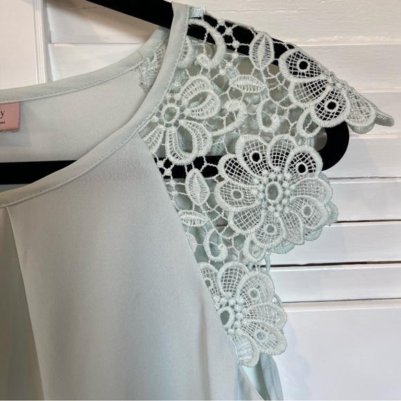 Philosophy Mint Green Short Sleeve Blouse - Picture 9 of 9